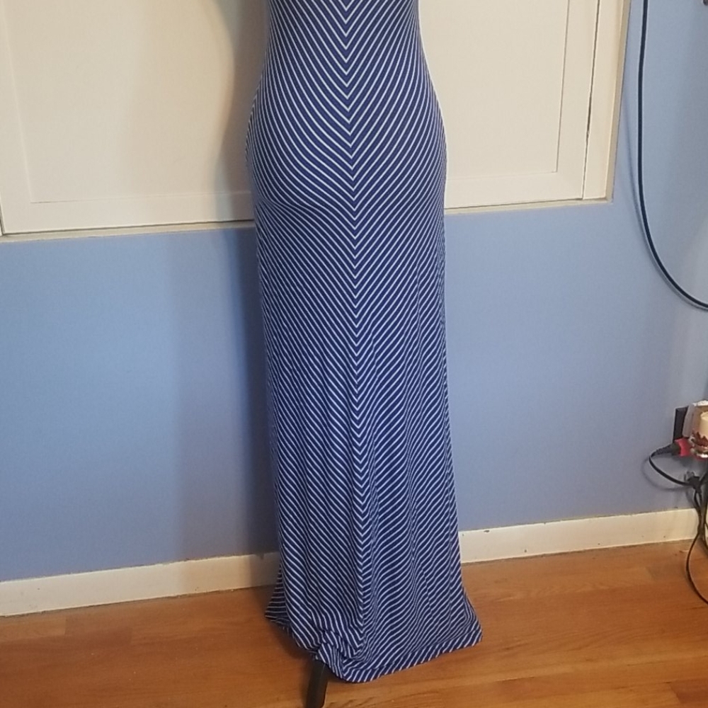 Dress - Picture 4 of 11